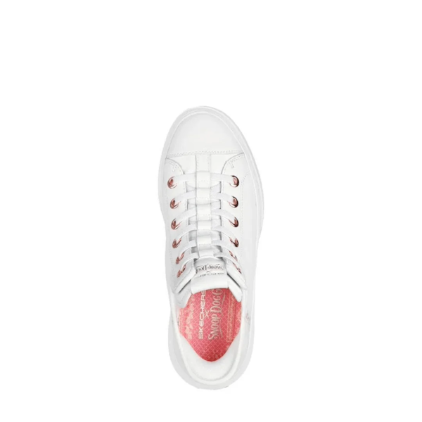 CALZADO CASUAL FEMENINO SKECHERS PREMIUM LEATHER SLIP-INS SNOOP ONE – OG WHITE
