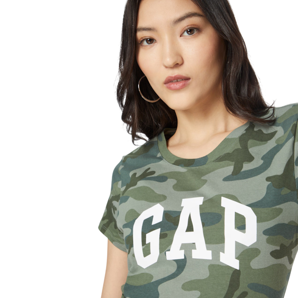 CAMISETA CASUAL FEMENINO GAP LOGOTIPO MANGAS CORTAS CAMOUFLAGE