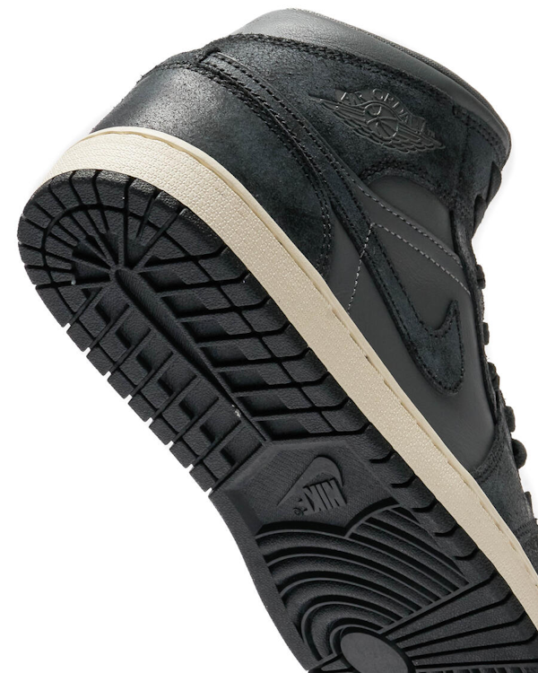 CALZADO CASUAL FEMENINO NIKE AIR JORDAN 1 MID