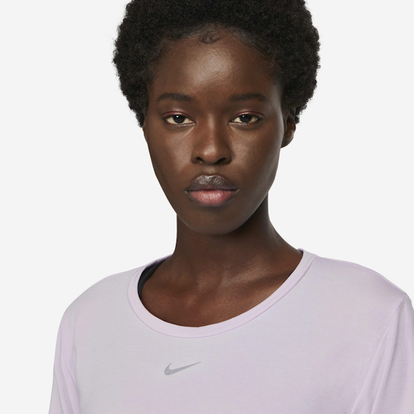 CAMISETA DEPORTIVO FEMENINO NIKE DRI-FIT UV ONE LUXE MANGAS LARGAS