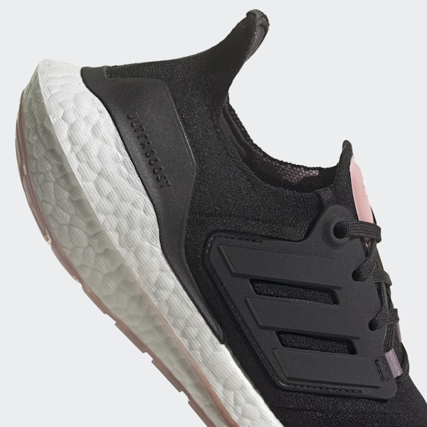 CALZADO DEPORTIVO FEMENINO ADIDAS ULTRABOOST 22