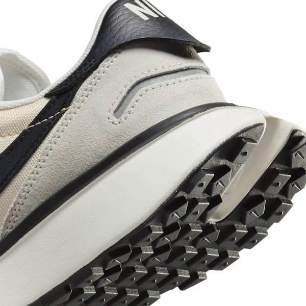 CALZADO DEPORTIVO FEMENINO NIKE PHOENIX WAFFLE