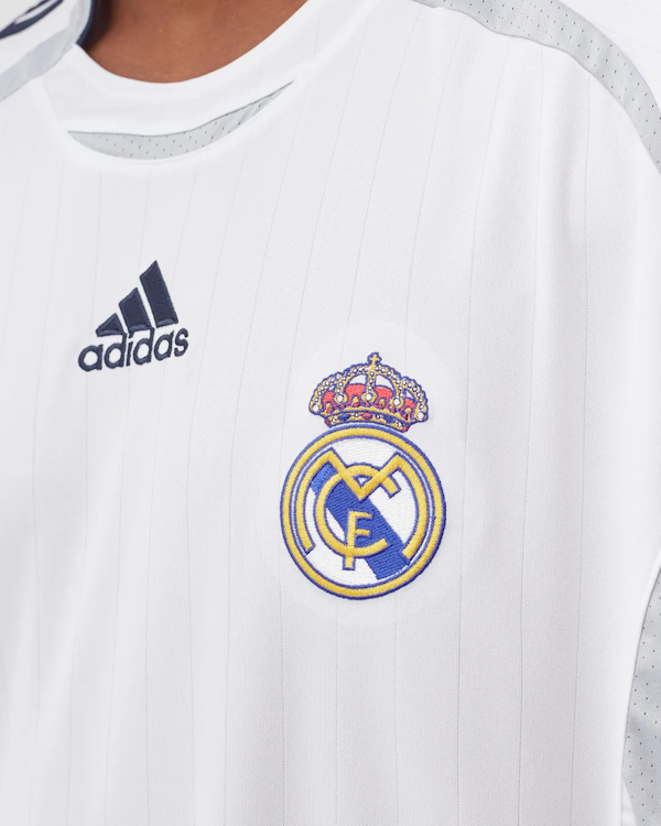 CAMISETA DEPORTIVO MASCULINO ADIDAS REAL MADRID TEAMGEIST 21/22 MANGAS CORTAS