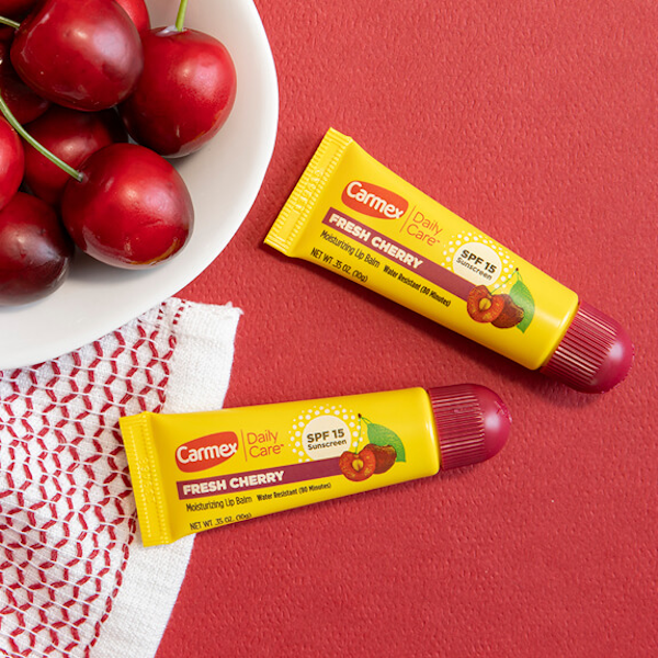 BÁLSAMO LABIAL CARMEX CLASSIC MEDICATED DAILY CARE SPF 15 FRESH CHERRY 10GR