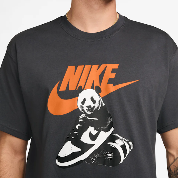 CAMISETA CASUAL MASCULINO NIKE SPORTSWEAR PANDA DUNK MANGAS CORTAS