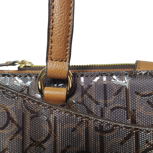 BOLSO DE MANO FEMENINO CALVIN KLEIN MAVIS LOGO TOTE BRN