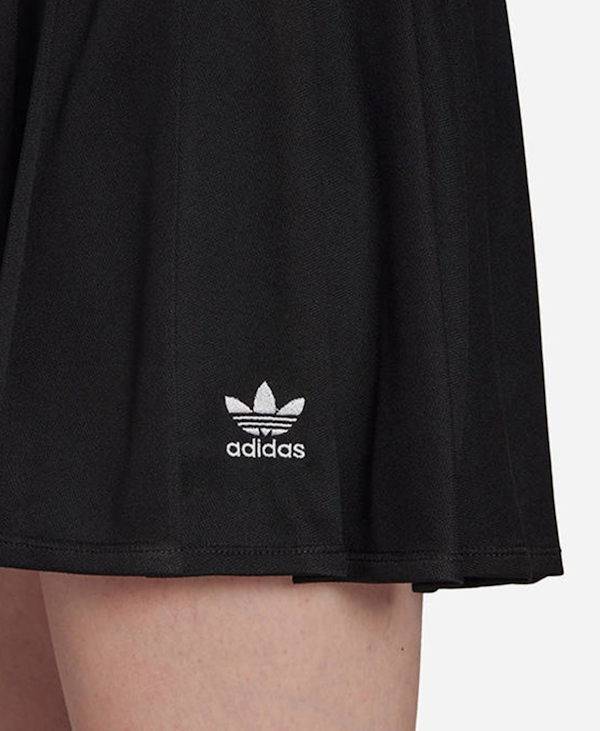 FALDA DEPORTIVO FEMENINO ADIDAS ADICOLOR CLASSICS DE TENIS