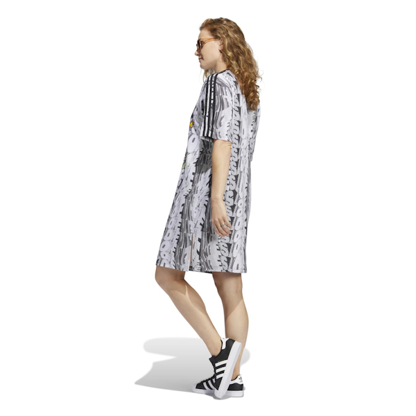 VESTIDO FEMENINO ADIDAS LOVE UNITES DOODLE MANGAS CORTAS