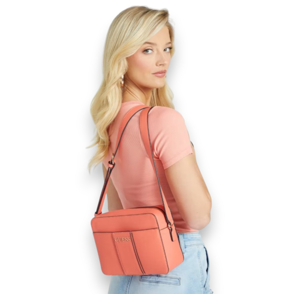 BOLSO BANDOLERA FEMENINO GUESS ZADORA ORANGE TROPIC