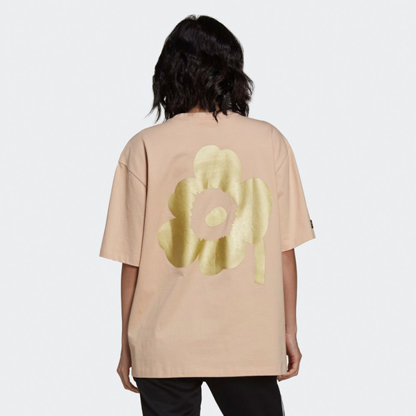 CAMISETA FEMENINO ADIDAS MARIMEKKO OVERSIZE TEE MANGAS CORTAS