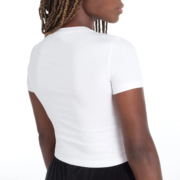 CAMISETA CASUAL FEMENINO UMBRO ESSENTIAL COMFY MANGAS CORTAS