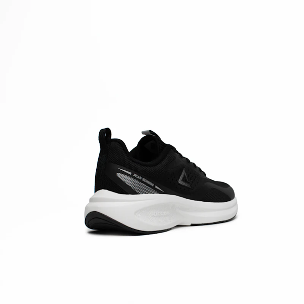 CALZADO DEPORTIVO FEMENINO PEAK TAICHI TURBO STRIDE BLACK/WHITE