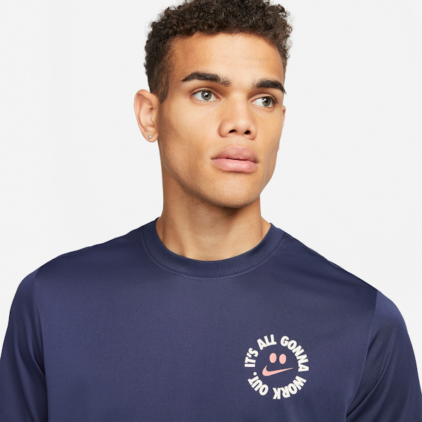 CAMISETA DEPORTIVO MASCULINO NIKE DRI-FIT TEE RLGD HUMOR 2 MANGAS CORTAS