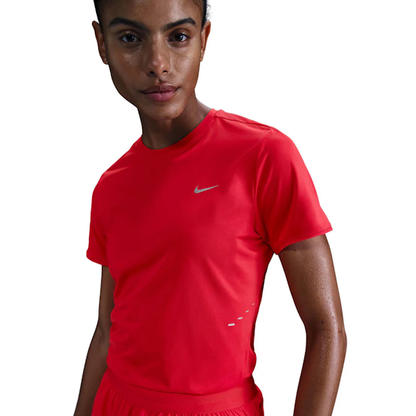 CAMISETA DEPORTIVO FEMENINO NIKE SWIFT DRI-FIT MANGAS CORTAS