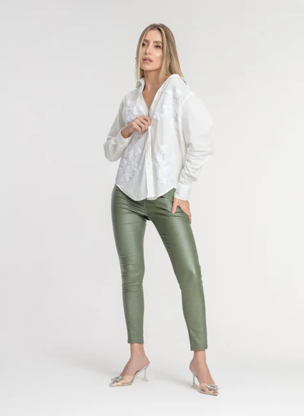 PANTALÓN FEMENINO LA TAY RESINADA CORA