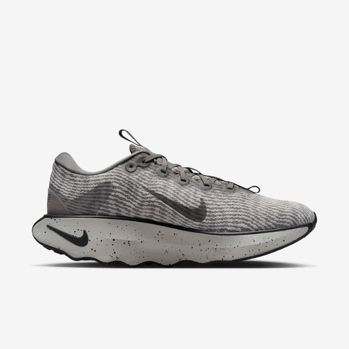 CALZADO DEPORTIVO MASCULINO NIKE MOTIVA `LIGHT IRON ORE